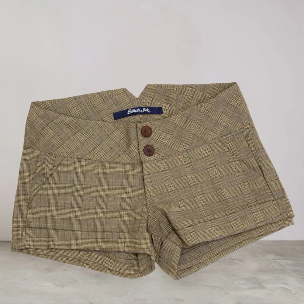 New Celebrity Pink Plaid High-Waist Cuffed Women's Shorts - Beige Plaid